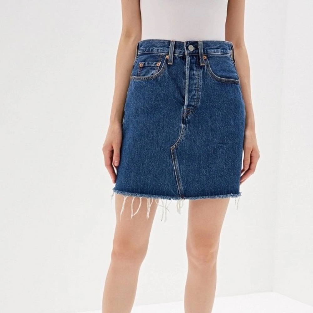 NWT | Levi’s l High Rise Deconstructed Skirt | Size 26